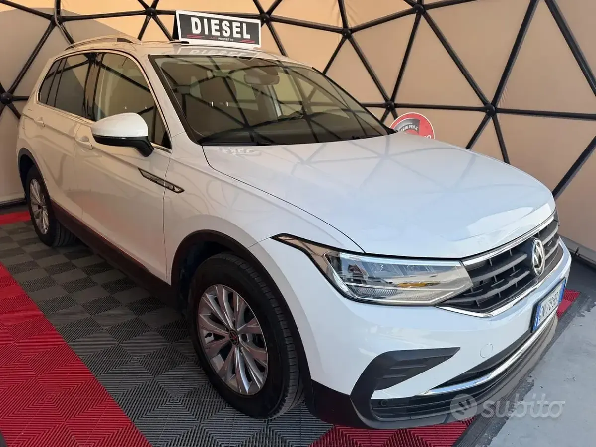 Usata VW Tiguan Life 122 CV (89 kW) 2023 Bianco SUV