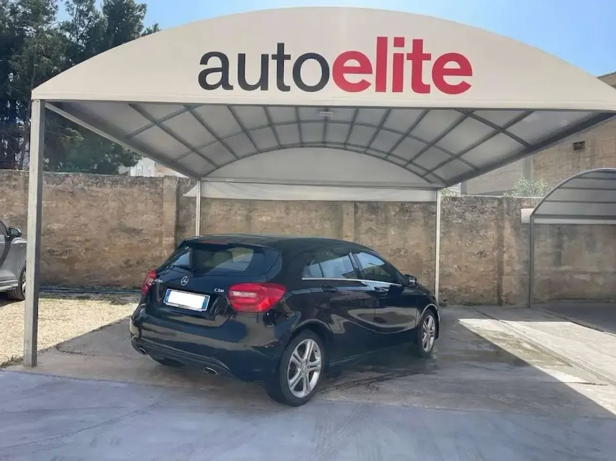 Usata Mercedes A180 109 CV (80 kW) 2015 Nero Utilitaria
