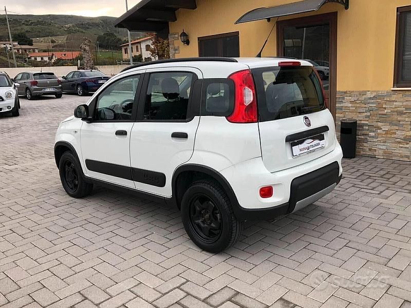 Usata Fiat Panda 4x4 S 95 CV (69 kW) 2017 Bianco Utilitaria