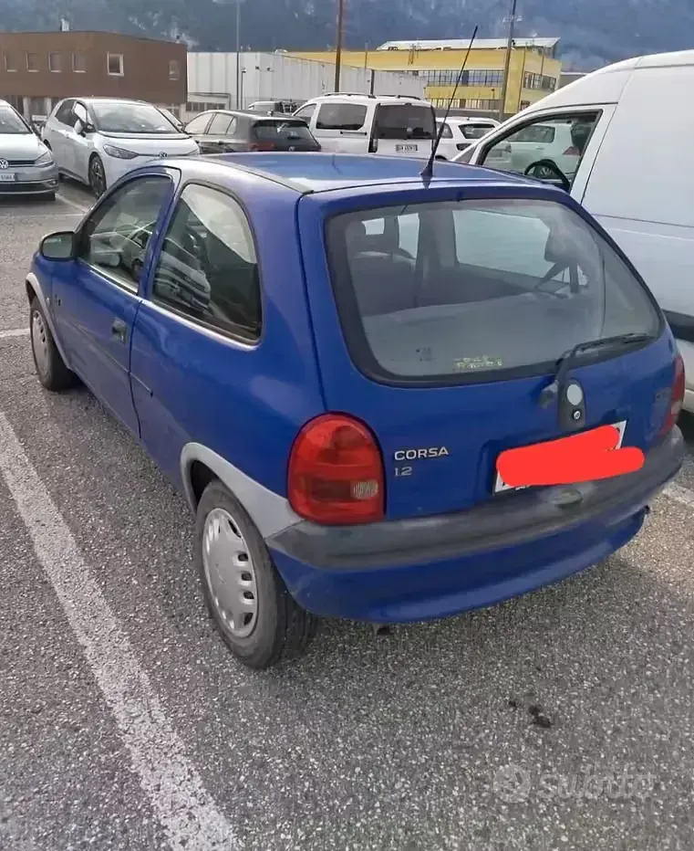 Usata Opel Corsa 54 CV (39 kW) 1997 Blu Utilitaria