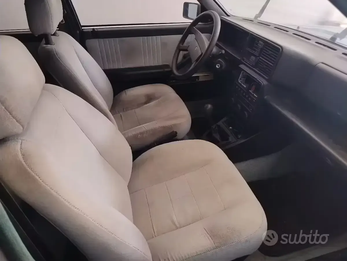 Usata Lancia Delta 75 CV (55 kW) 1990 Grigio Utilitaria