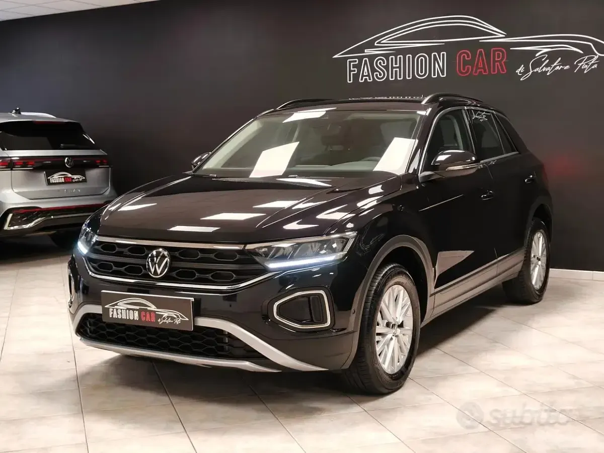 Usata VW T-Roc Life 116 CV (85 kW) 2025 Nero SUV