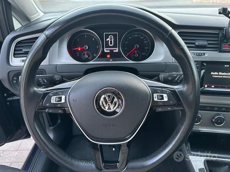 Usata VW Golf VII 105 CV (77 kW) 2015 Blu Berlina