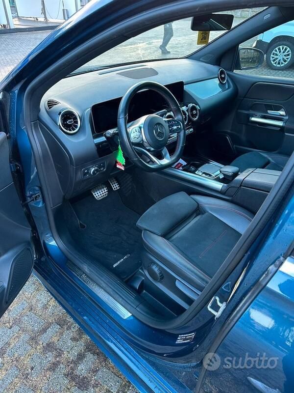 Blu Usata 2019 Mercedes B200 Monovolume | 21.500 € (Buon prezzo) - Immagine 1/4