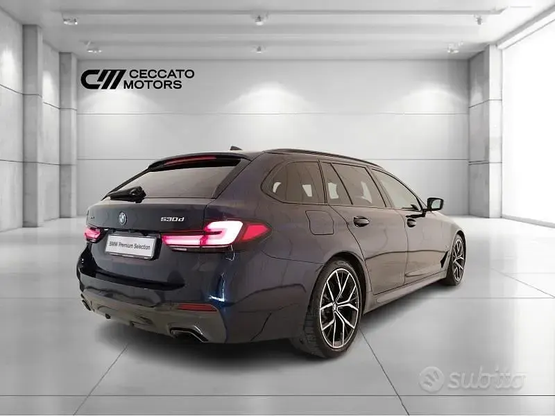 Usata BMW 530 Comfort Edition 249 CV (183 kW) 2023 Bluazzurro Station wagon