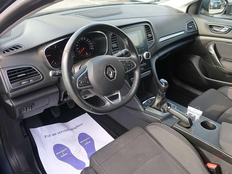 Usata Renault Mégane IV Business 116 CV (85 kW) 2022 Grigio titanio met. Station wagon