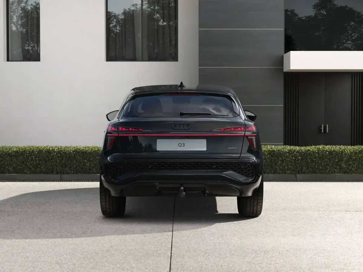 Nuova Audi Q3 Sportback S-Line 193 CV (141 kW) 2026 Nero mythos SUV