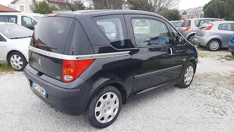 Usata Peugeot 1007 73 CV (53 kW) 2008 Nero Monovolume