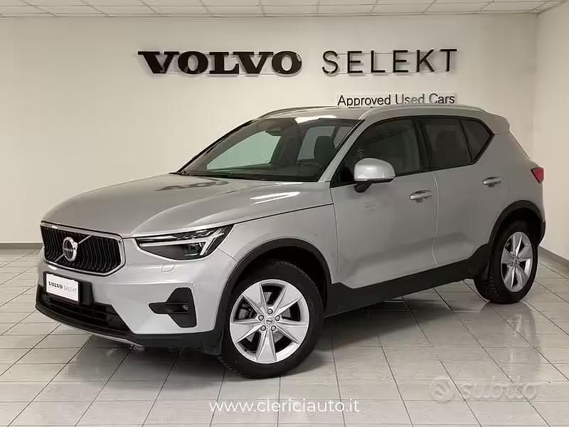 Usata Volvo XC40 Core 163 CV (119 kW) 2025 Grigio SUV
