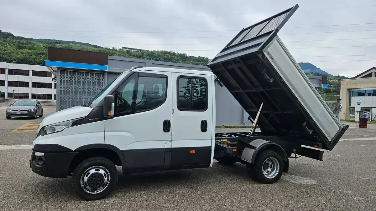 Usata Iveco Daily 150 CV (110 kW) 2018 Bianco Furgone