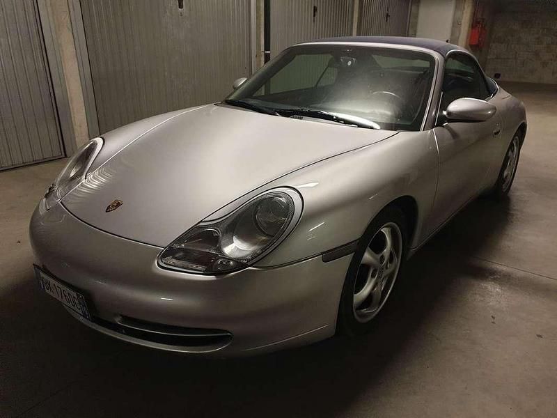 Usata Porsche 911 Carrera Cabriolet 300 CV (220 kW) 2000 Argento Cabrio