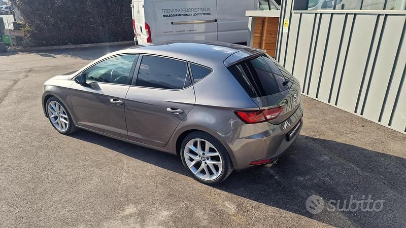 Usata Seat Leon FR 125 CV (91 kW) 2016 Grigio Berlina