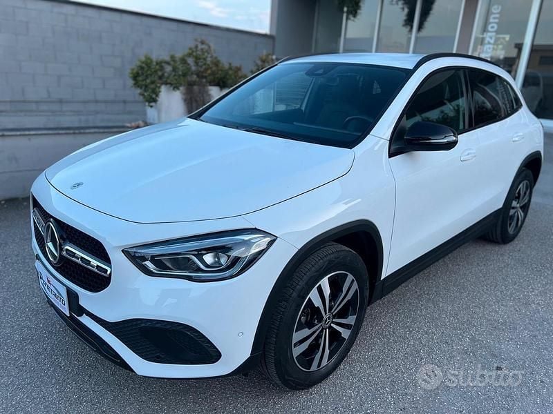 Usata Mercedes GLA180 Night 115 CV (84 kW) 2023 Nero SUV