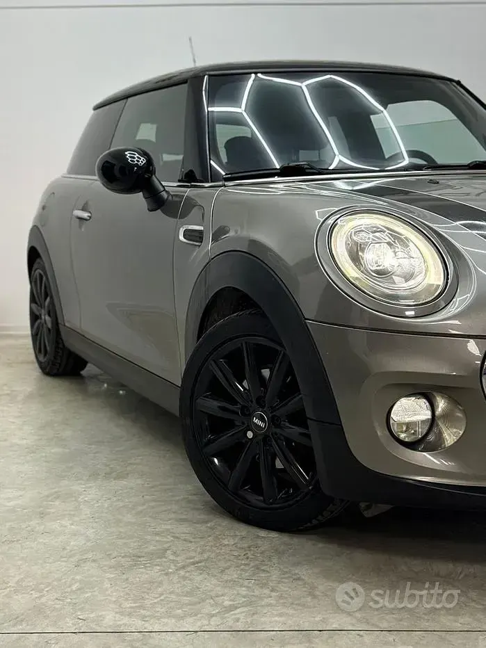 Usata Mini Cooper D 116 CV (85 kW) 2017 Grigio Utilitaria
