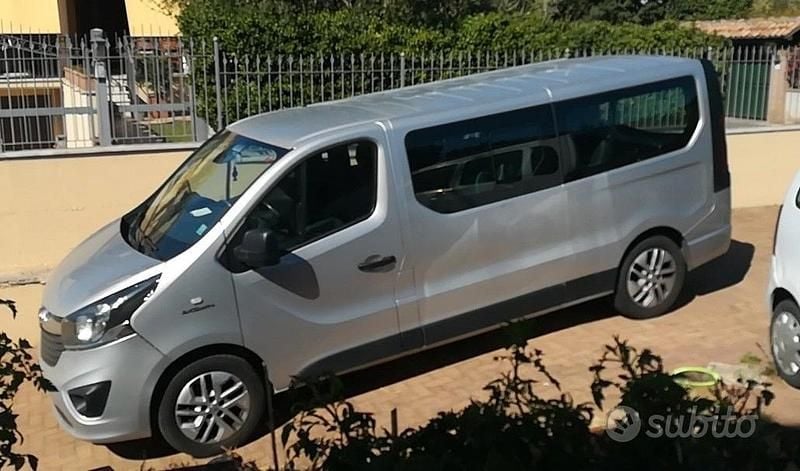 Usata Opel Vivaro 2017 Grigio Monovolume