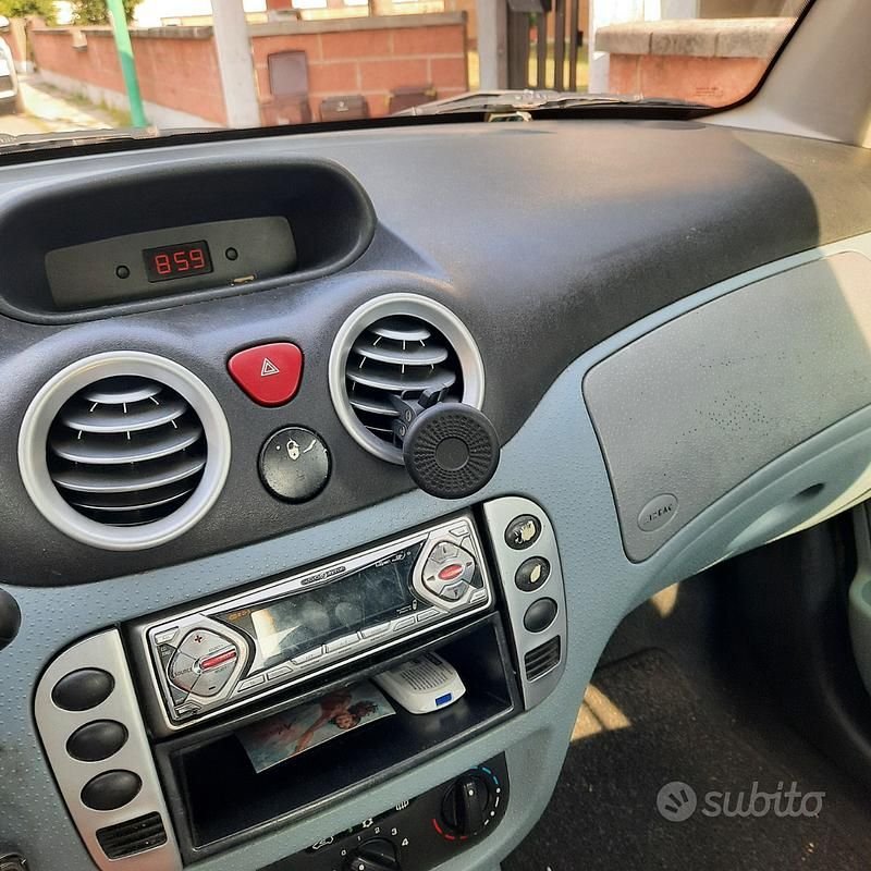 Usata Citroën C3 Exclusive 68 CV (50 kW) 2003 Utilitaria