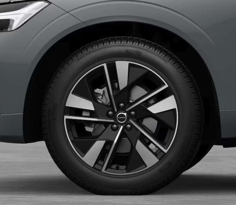 Nuova Volvo XC60 Plus 250 CV (183 kW) 2025 Grigio SUV