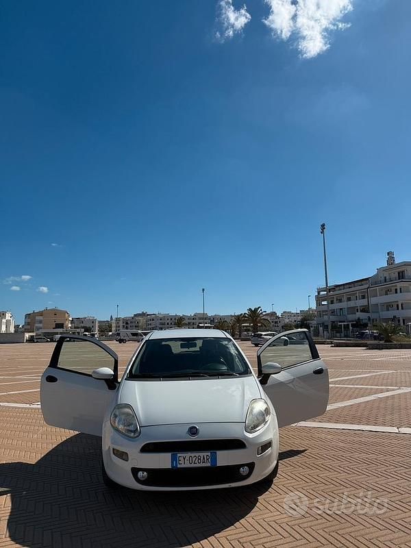 Usata Fiat Punto 75 CV (55 kW) 2015 Bianco Utilitaria