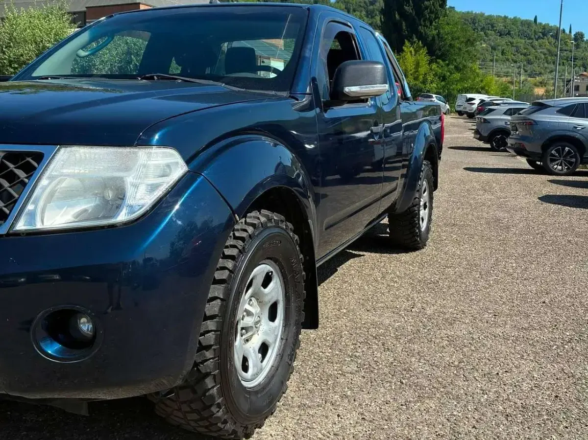 Usata Nissan Navara 190 CV (139 kW) 2011 Blu/azzurro Pick-up
