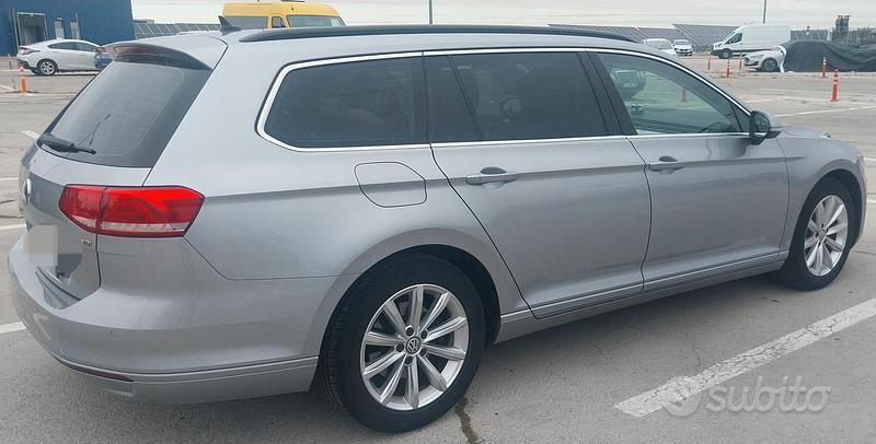 Usata VW Passat 120 CV (88 kW) 2017 Grigio Berlina