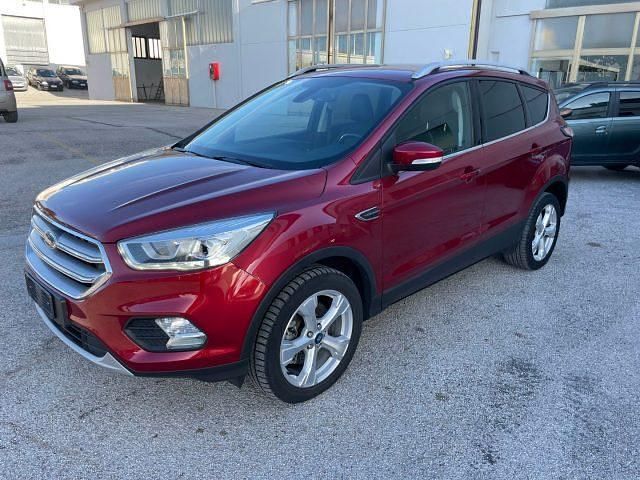 Usata Ford Kuga Titanium 150 CV (110 kW) 2018 Rosso SUV