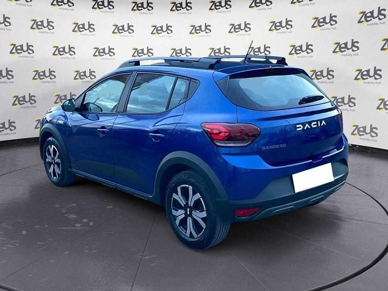 Usata Dacia Sandero Expression 101 CV (74 kW) 2023 Blu Utilitaria