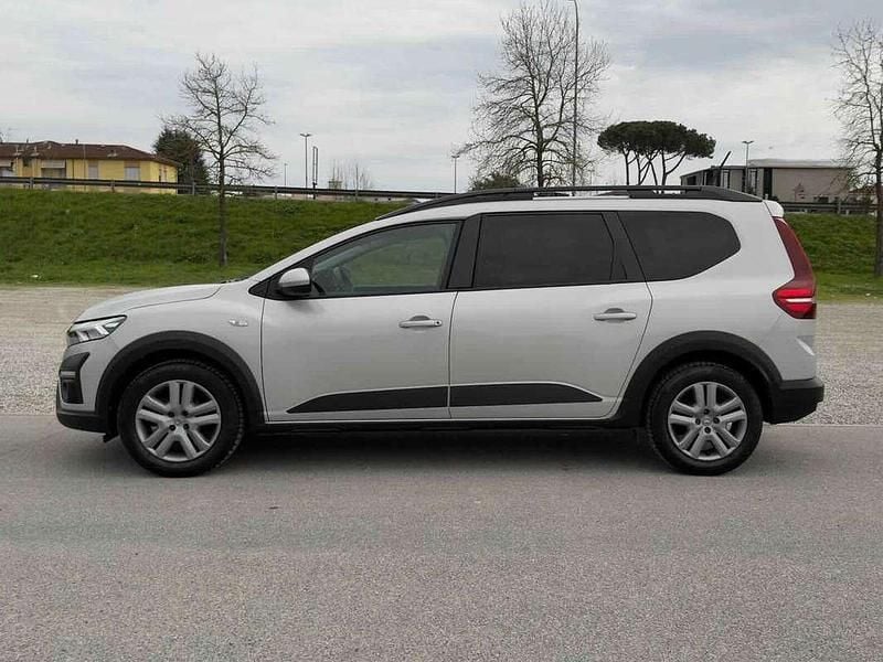 Usata Dacia Jogger Comfort 101 CV (74 kW) 2022 Argento Monovolume