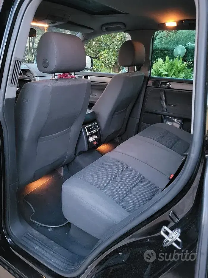 Usata VW Touareg 174 CV (127 kW) 2006 Nero SUV