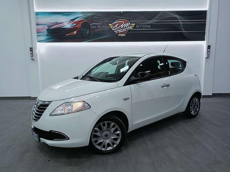 Usata Lancia Ypsilon Gold 69 CV (50 kW) 2013 Bianco Utilitaria