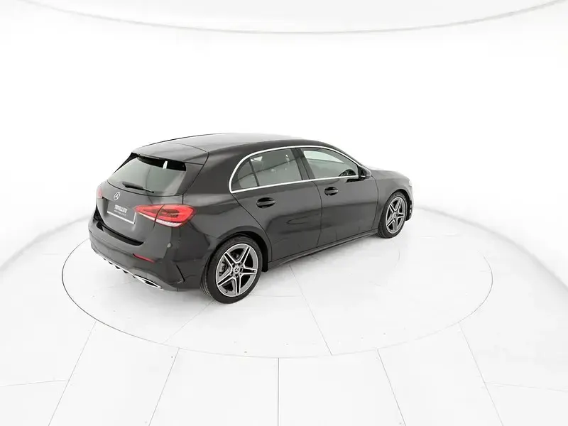 Usata Mercedes A180 Premium 116 CV (85 kW) 2019 Nero Berlina