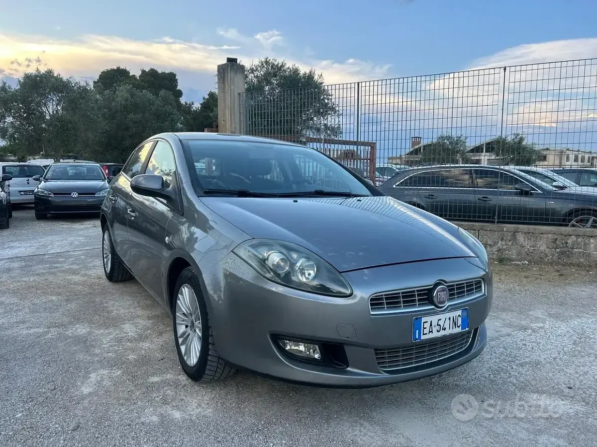 Usata Fiat Bravo Dynamic 105 CV (77 kW) 2011 Grigio Utilitaria
