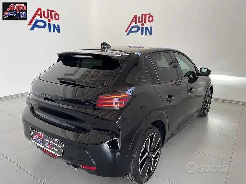Usata Peugeot 208 Allure 110 CV (80 kW) 2024 Nero Utilitaria