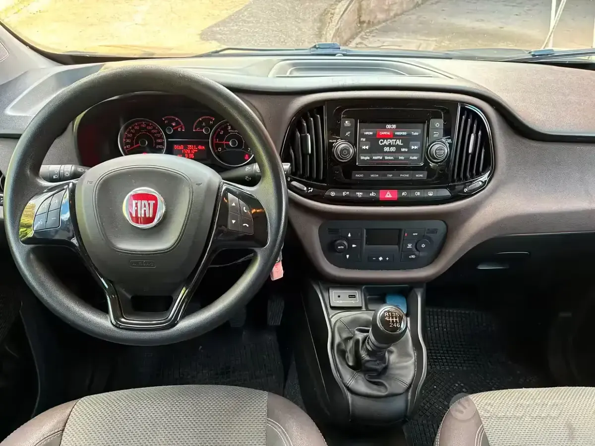 Usata Fiat Doblò Trekking 120 CV (88 kW) 2015 Grigio Monovolume