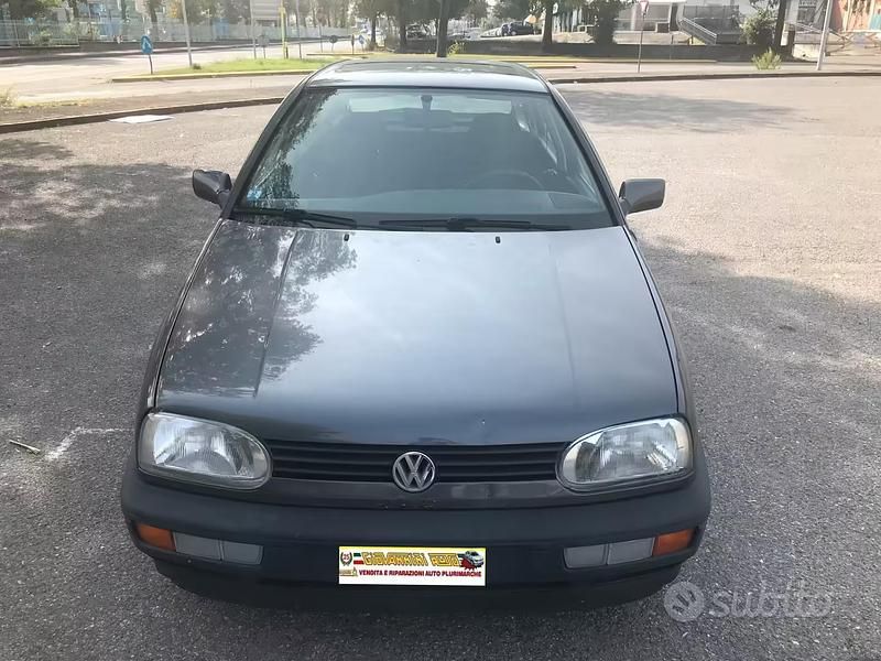 Usata VW Golf III 54 CV (39 kW) 1992 Grigio Utilitaria