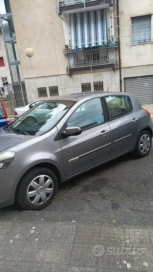 Usata Renault Clio II 75 CV (55 kW) 2009 Grigio Berlina