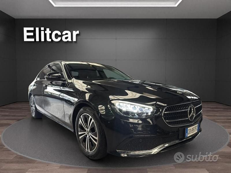 Usata Mercedes E220 194 CV (142 kW) 2022 Nero Berlina