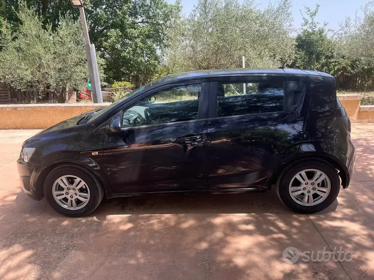 Usata Chevrolet Aveo LTZ 75 CV (55 kW) 2011 Nero Berlina