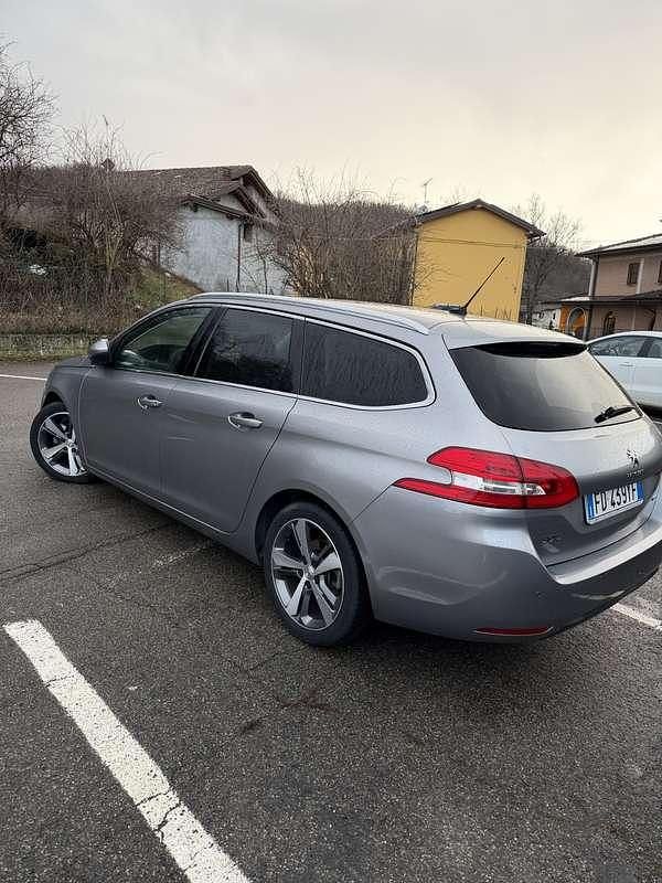 Usata Peugeot 308 SW Allure 120 CV (88 kW) 2016 Station wagon
