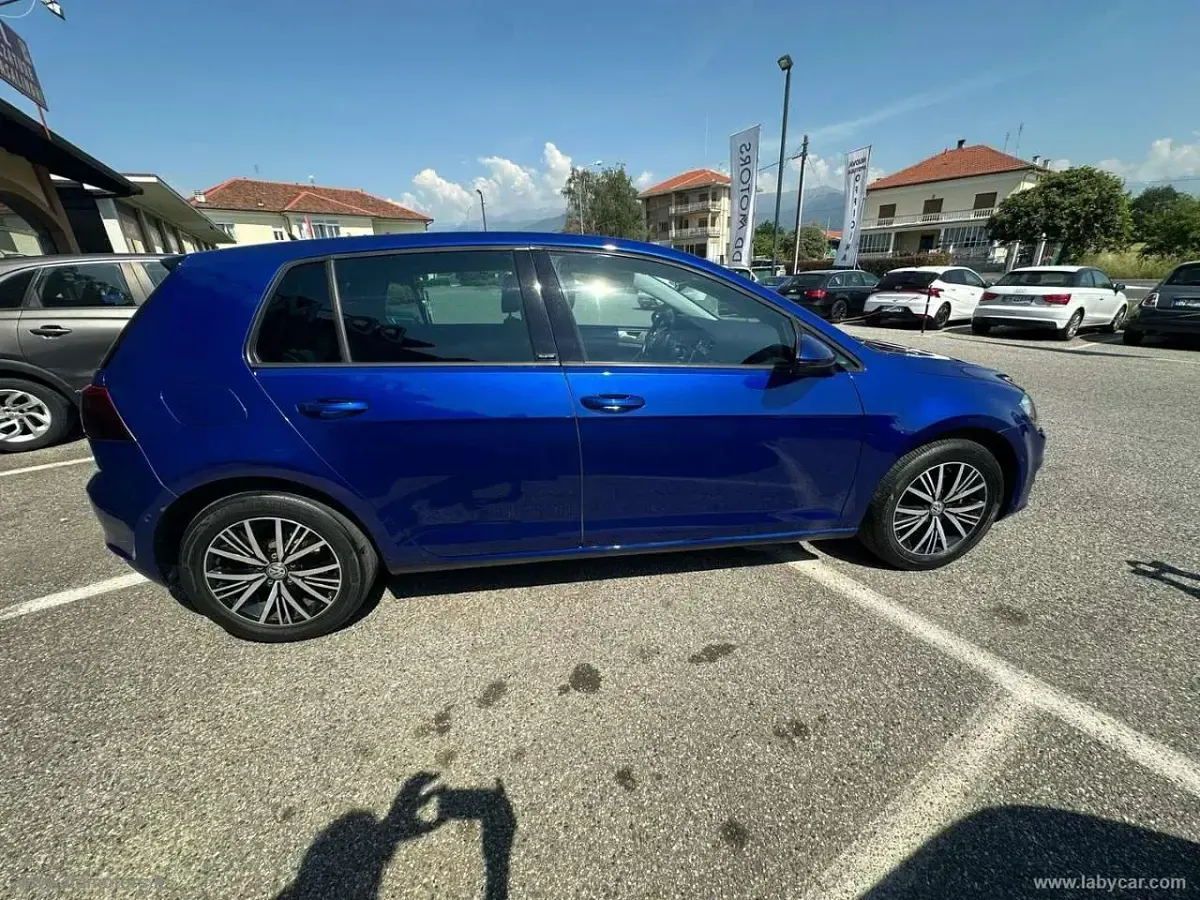 Usata VW Golf VII Highline 110 CV (80 kW) 2016 Blu/azzurro Berlina