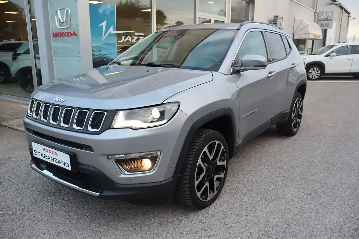 Usata Jeep Compass Limited 140 CV (102 kW) 2018 Argento SUV