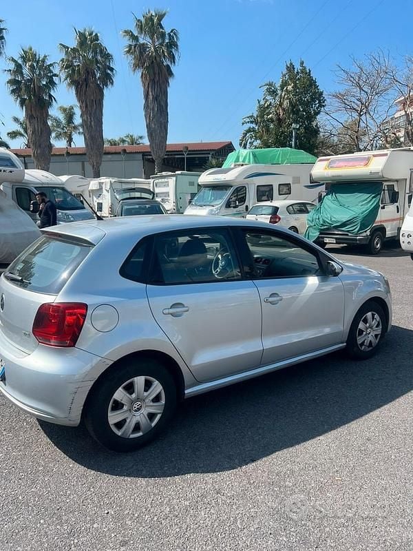 Usata VW Polo 90 CV (66 kW) 2010 Grigio Utilitaria