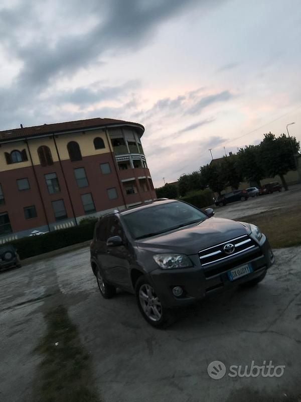 Usata Toyota RAV4 177 CV (130 kW) 2009 SUV