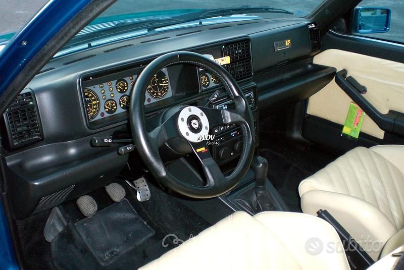 Usata Lancia Delta 211 CV (155 kW) 1995 Blu Utilitaria