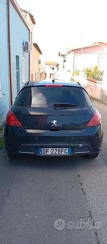Usata Peugeot 308 110 CV (80 kW) 2008 Nero Berlina