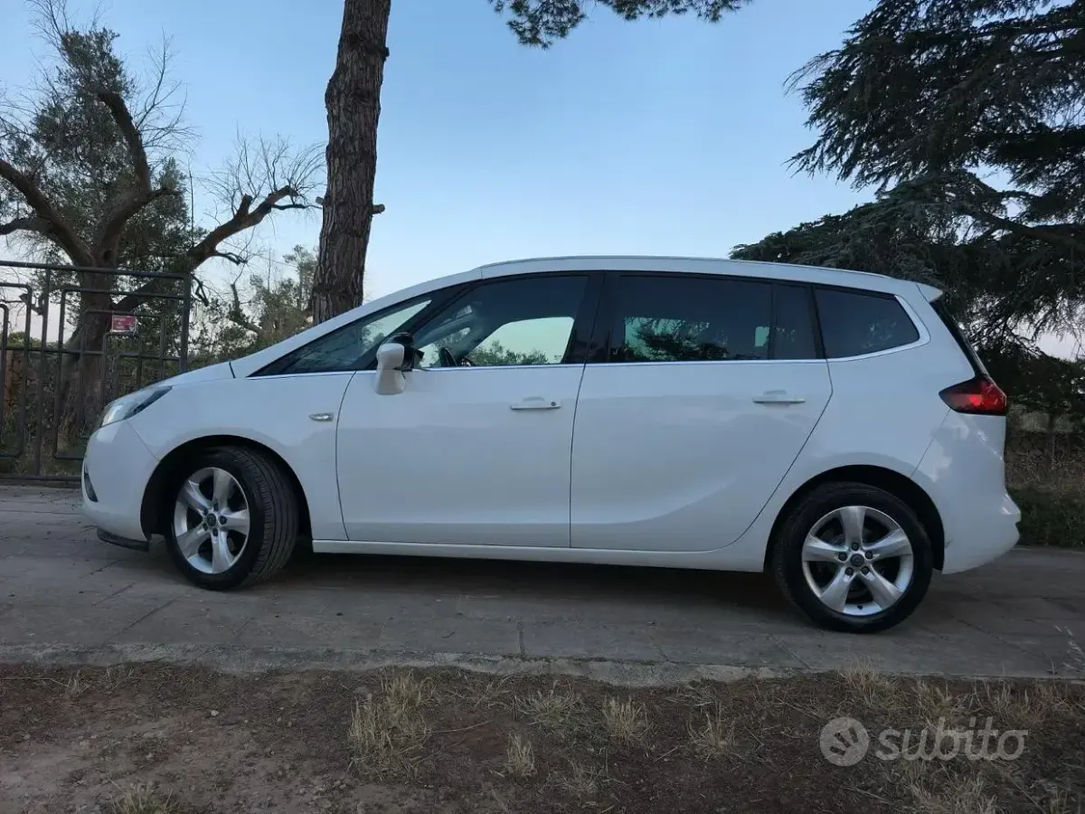 Usata Opel Zafira Tourer 150 CV (110 kW) 2012 Monovolume