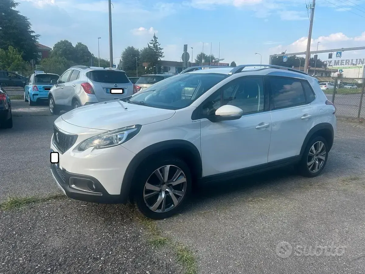 Usata Peugeot 2008 Allure 99 CV (72 kW) 2017 Bianco SUV