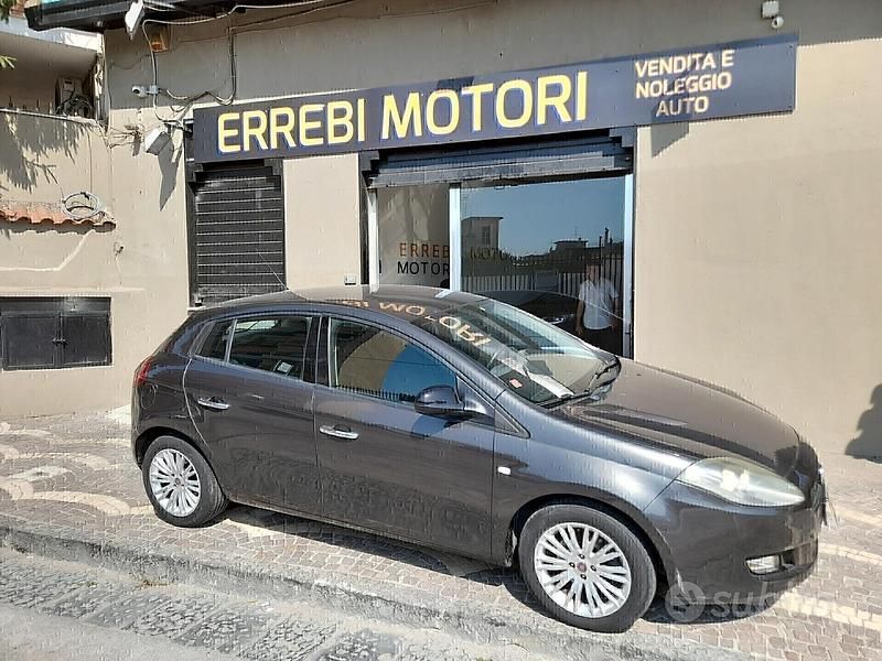Usata Fiat Bravo 105 CV (77 kW) 2012 Grigio Utilitaria