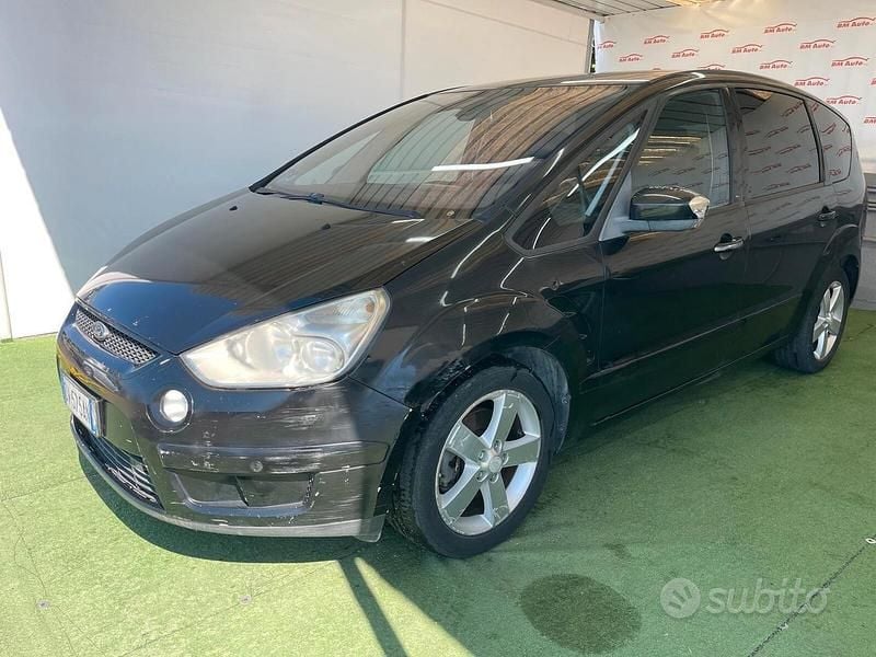Usata Ford S-MAX Titanium 140 CV (102 kW) 2008 Nero Monovolume