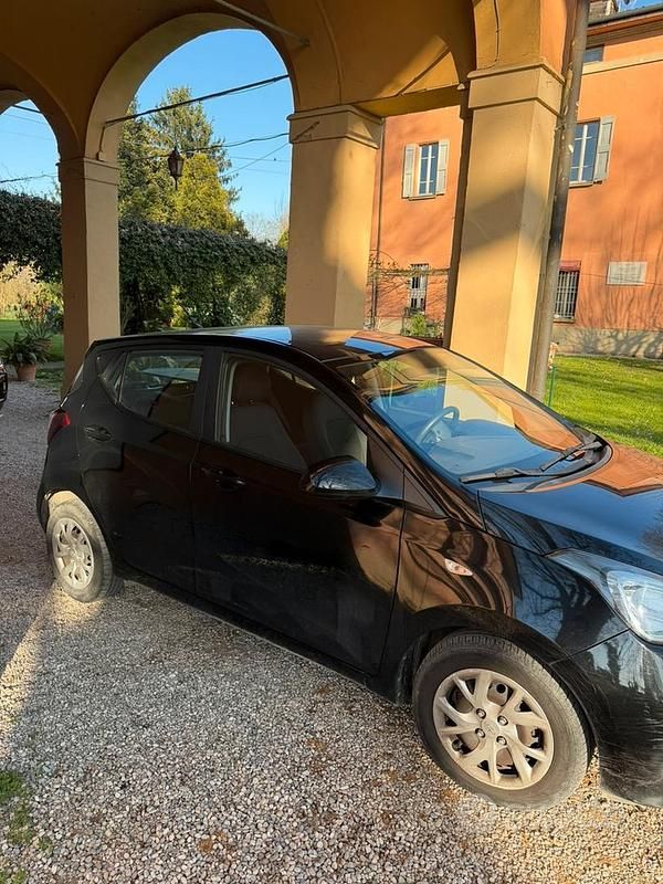 Usata Hyundai i10 66 CV (48 kW) 2016 Nero Utilitaria