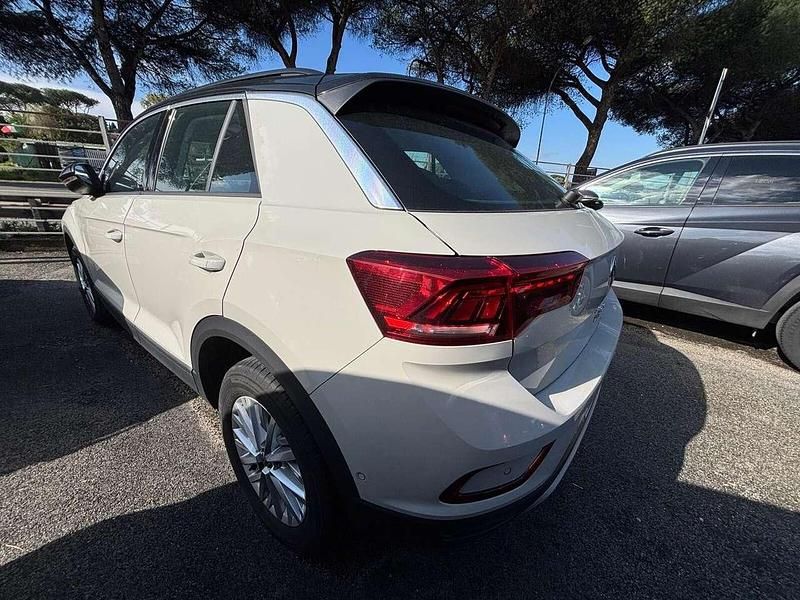 Usata VW T-Roc Life 150 CV (110 kW) 2023 Beige SUV
